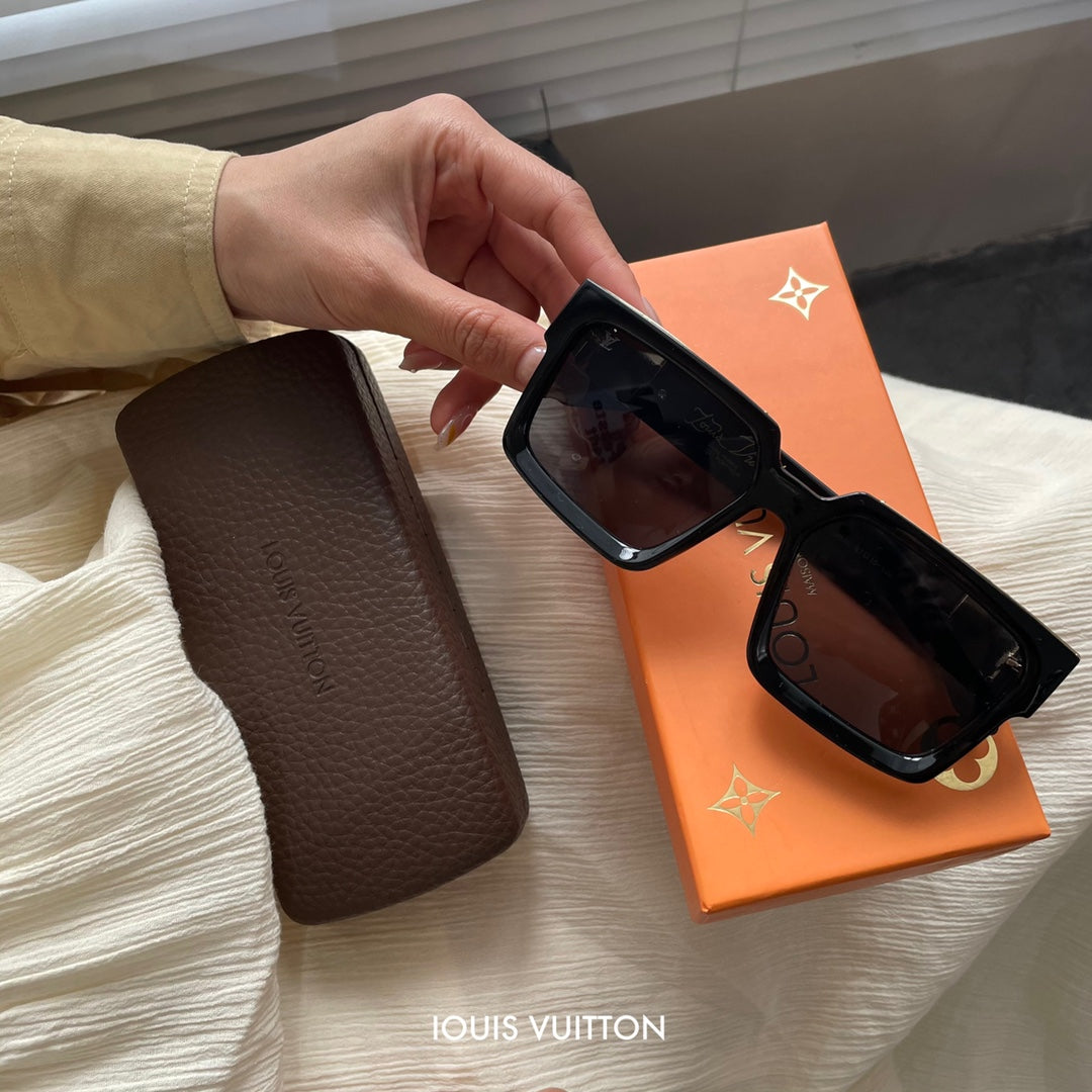 Packaged VL Sunglasses with Texture