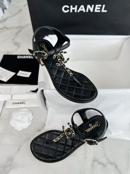 Black flip-flop thick heel sandals