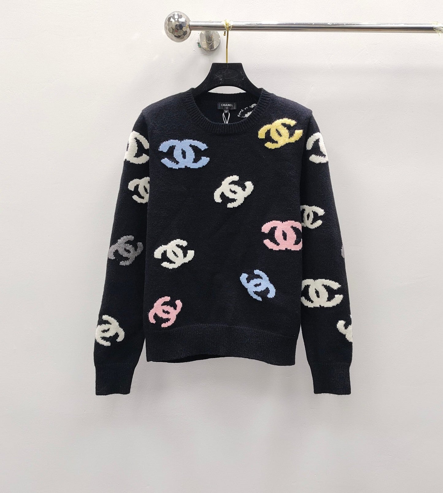 Colorful embroidered double c knitted sweater