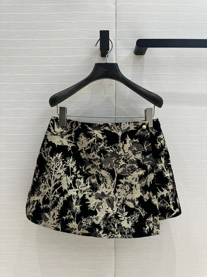 Black gold flower element hakama