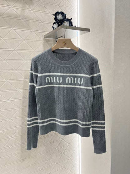 Crew neck slim fit knitted long sleeve sweater