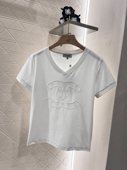 Round neck beaded embroidery T-shirt