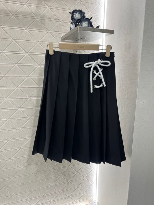 High-waisted pleated pleated skirt