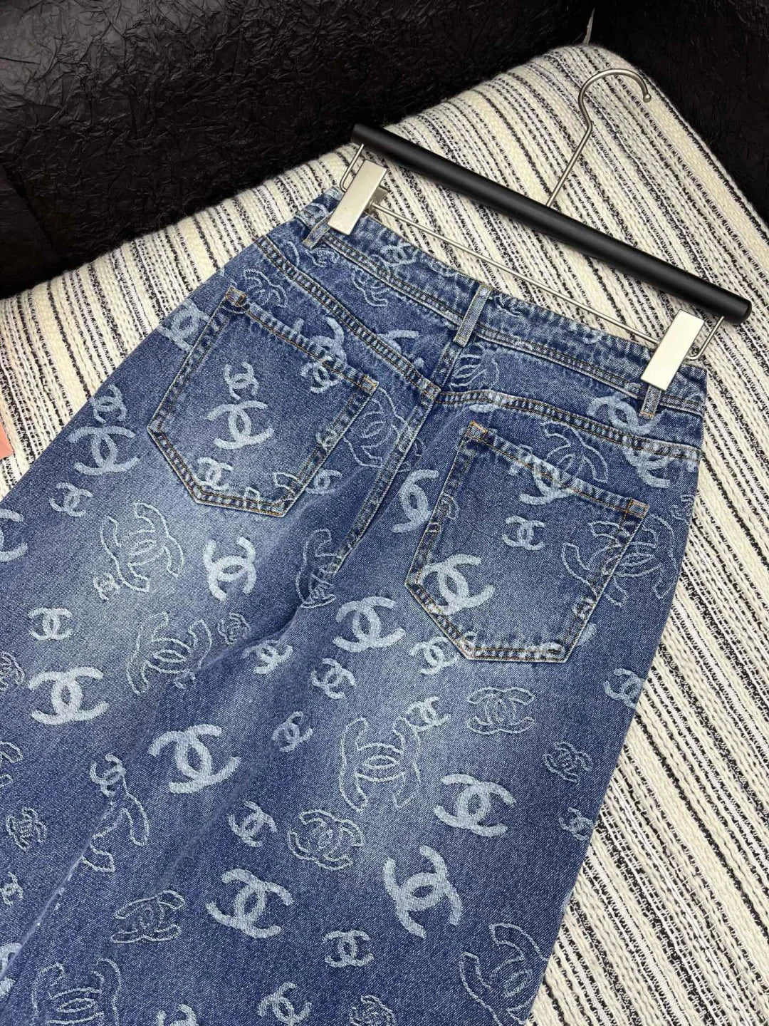 Heavy print jeans