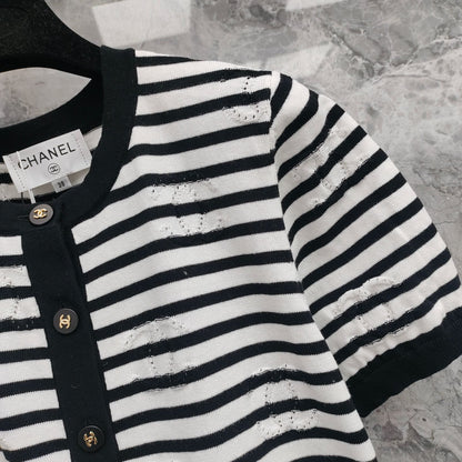 Round neck Xiaoxiang logo hollow pattern cardigan striped short sleeves