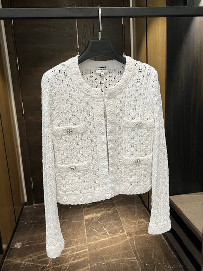 3D embossed knitted jacket