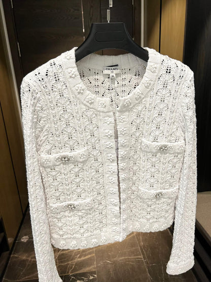 3D embossed knitted jacket