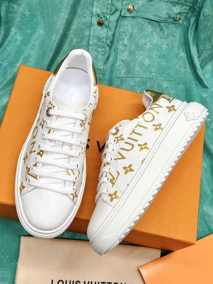 Stylish high quality flat sneakers