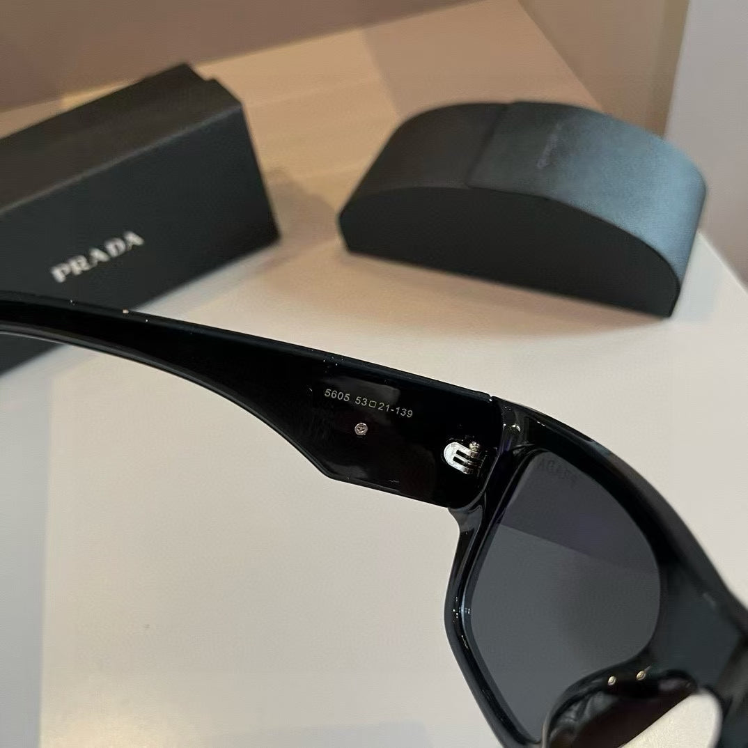 High-end fashion, must-have sunglasses for driving and traveling