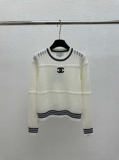 Cut-outs and colour blocking knit  Sweater