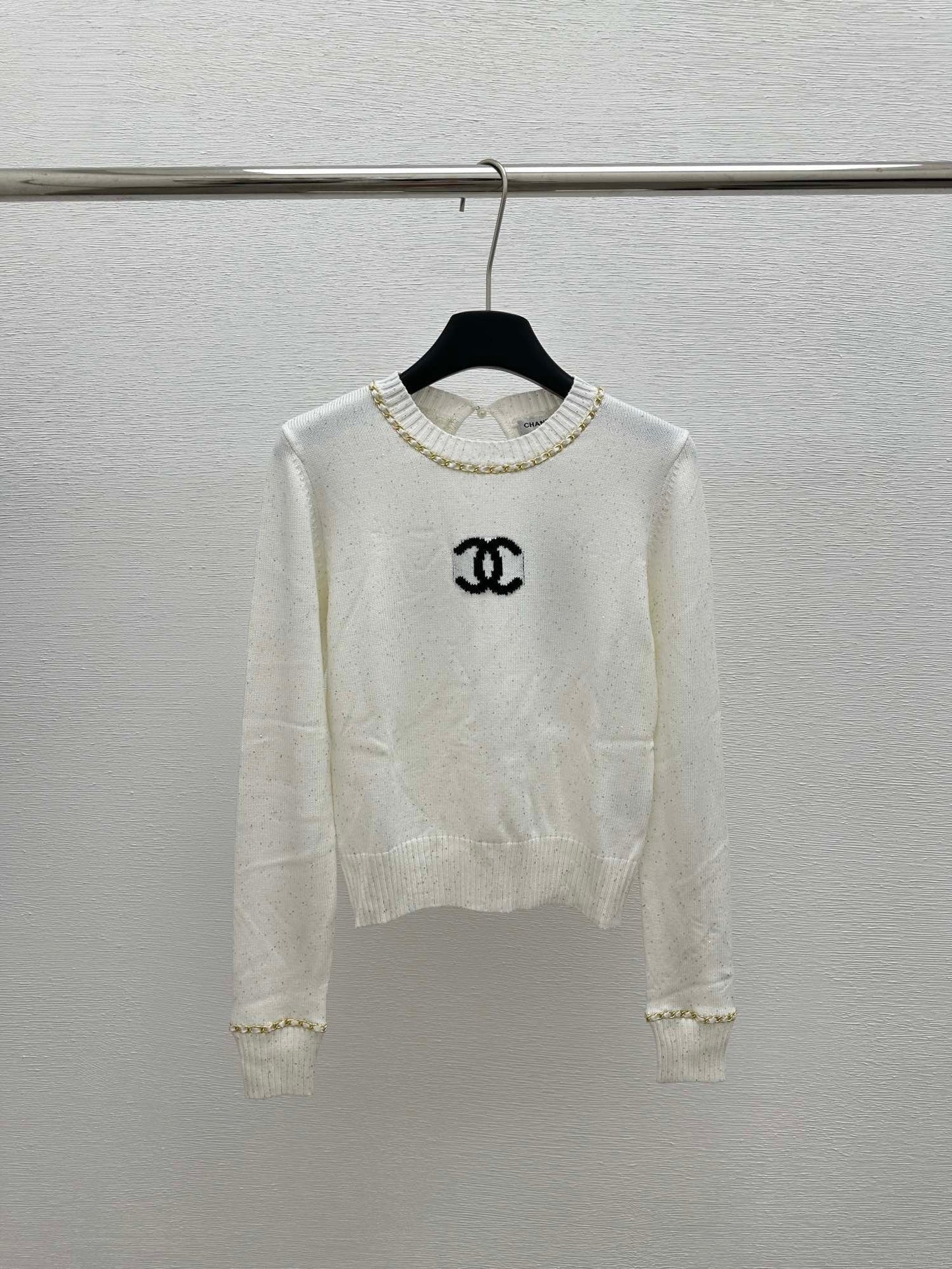 New Simple colour collision logo jacquard neckline chain knit round neck blouse