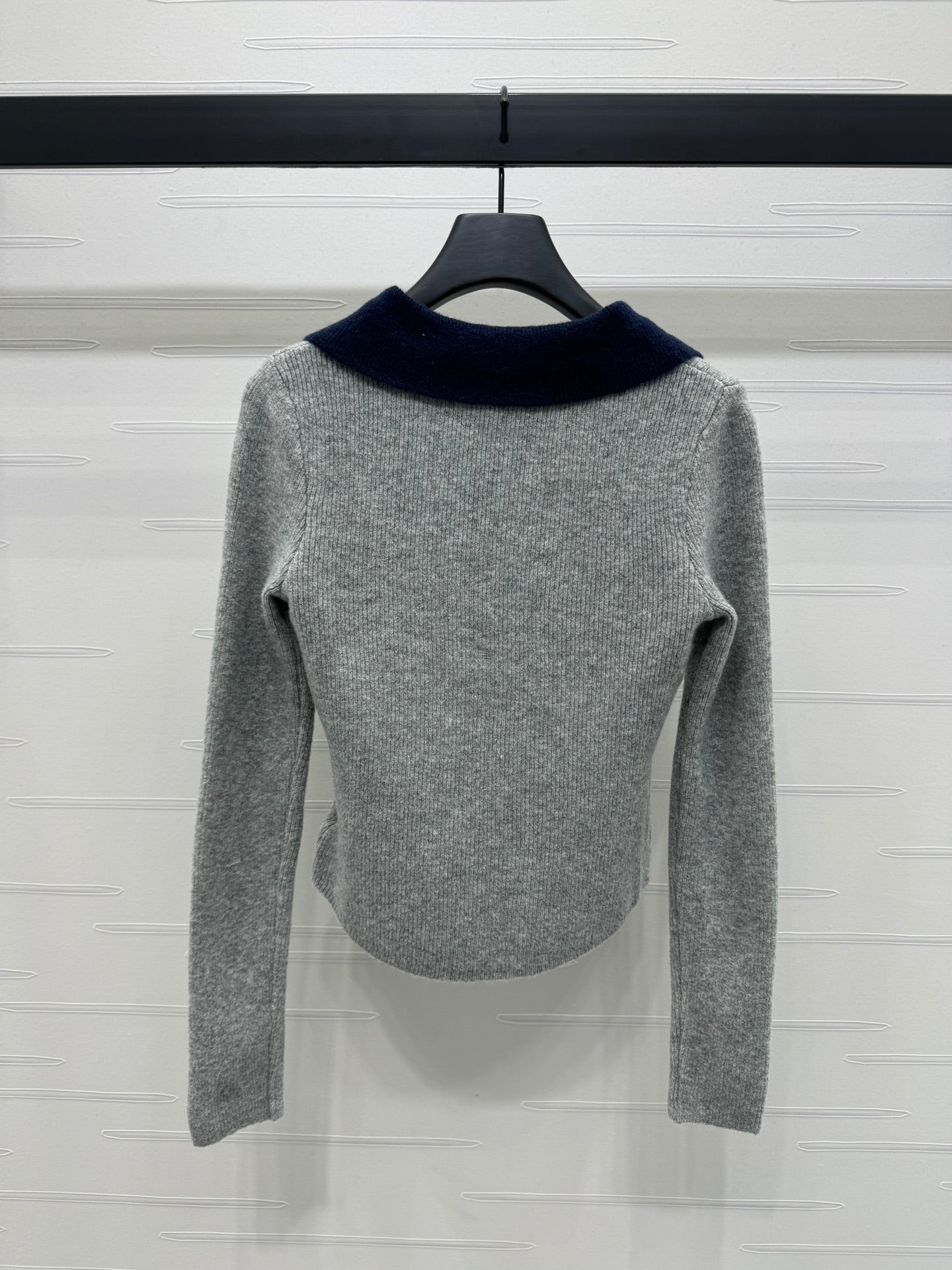 Autumn and winter new lapel button knit jumper