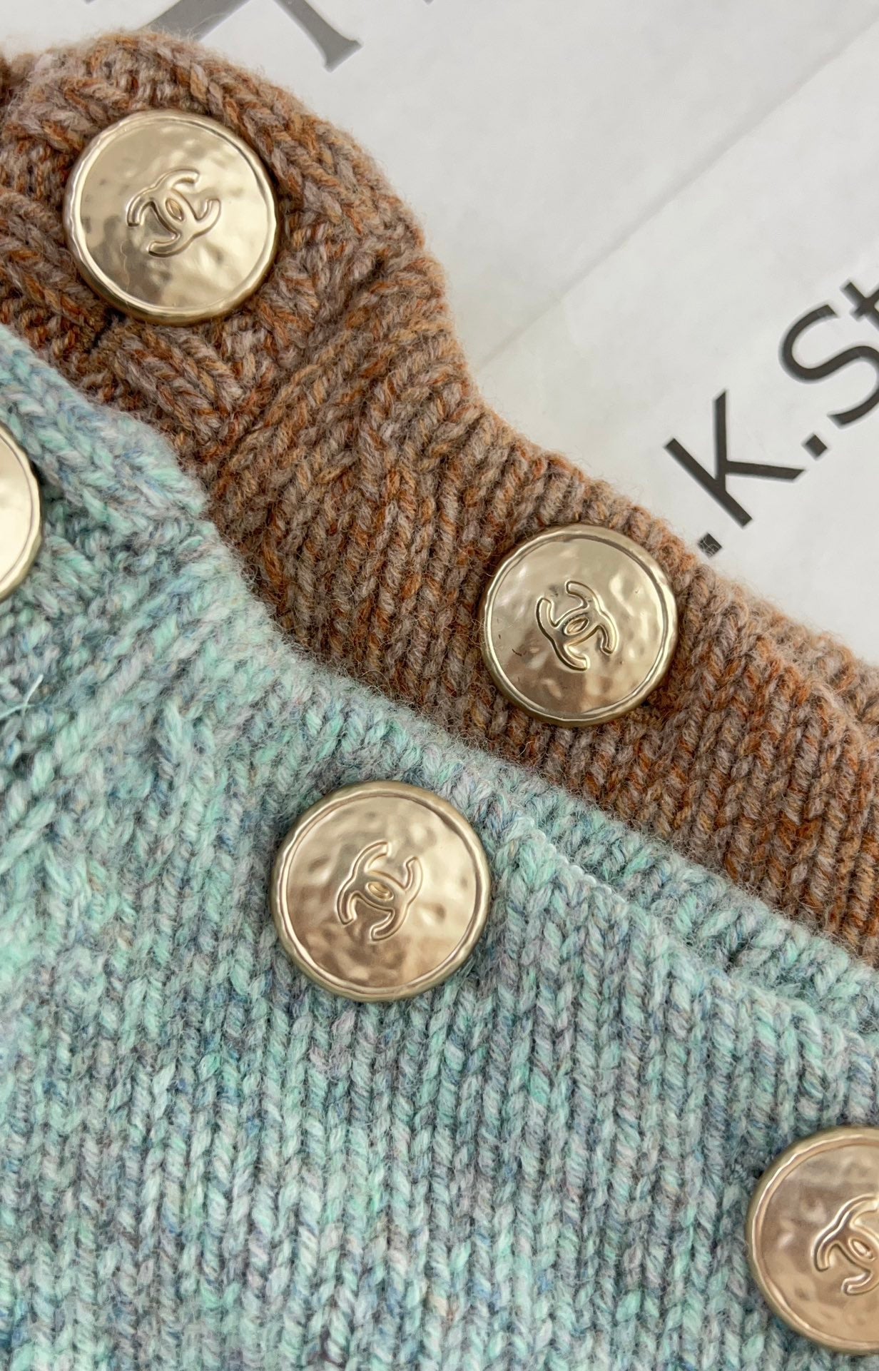 Autumn and winter new colour clashing cashmere shoulder button round neck jumper