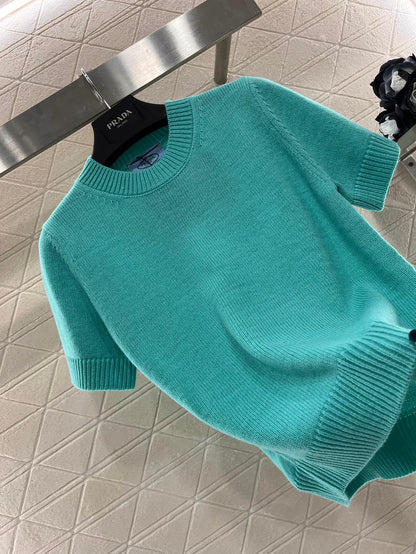 Solid color knitted crew neck short sleeves