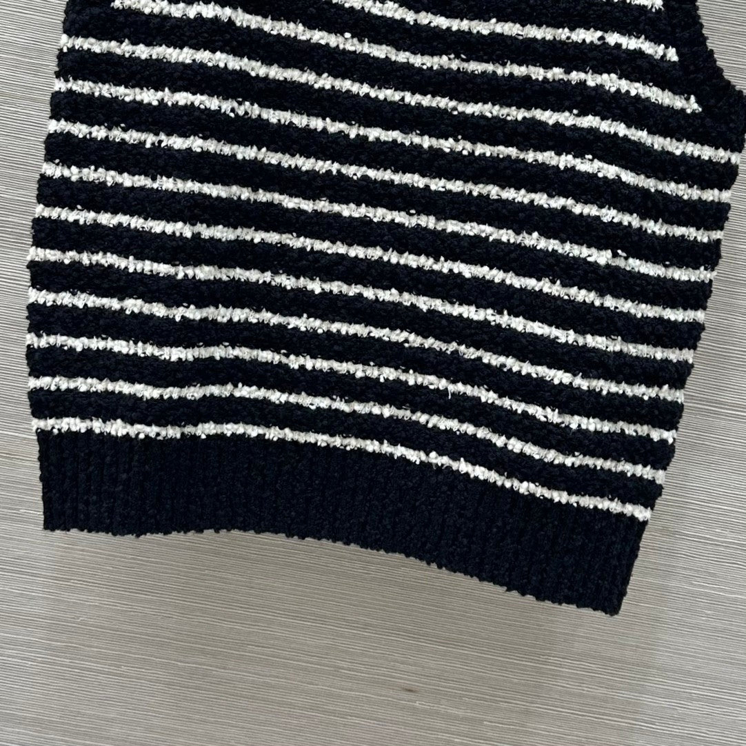 Temperament striped knitted vest