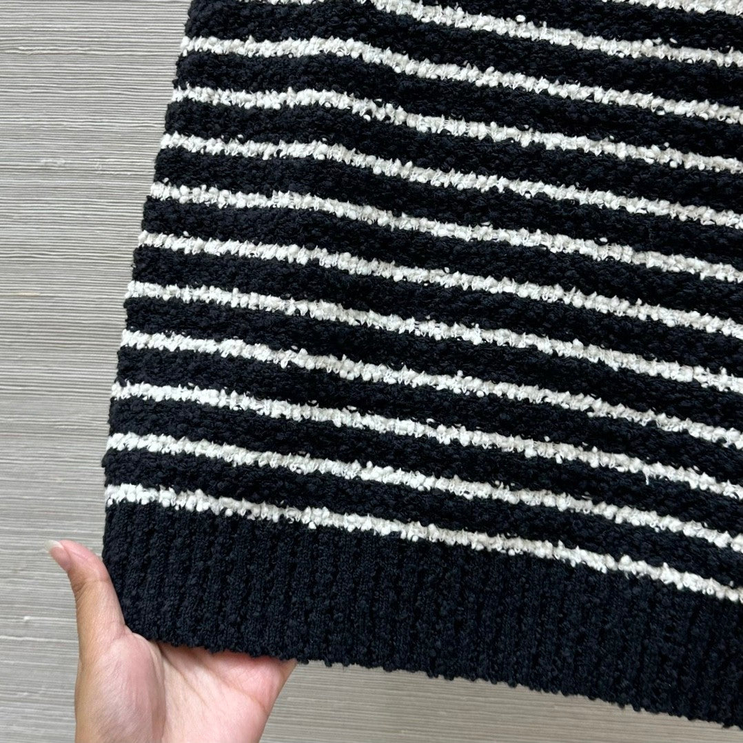 Temperament striped knitted vest