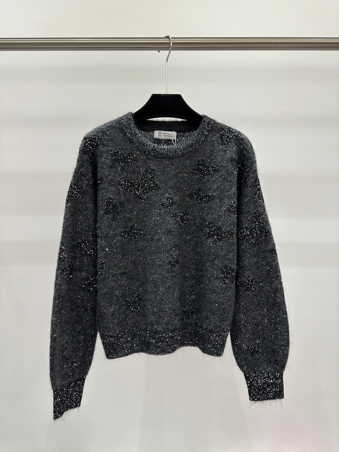 Knitted crew neck long sleeve pullover