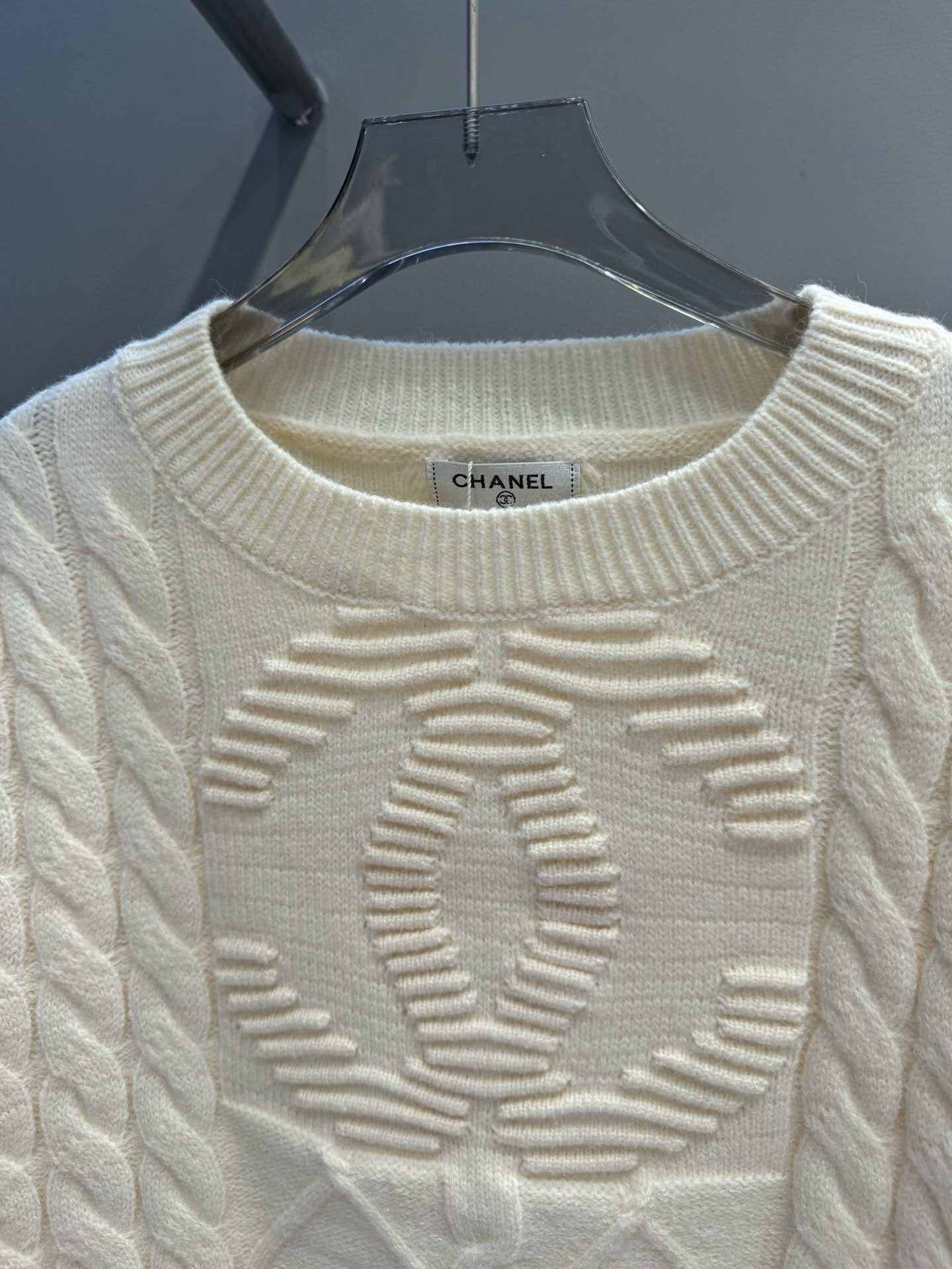 Knitted crew neck pullover