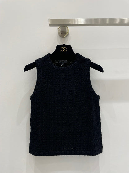 Heavy craftsmanship hollow embossed woven vest