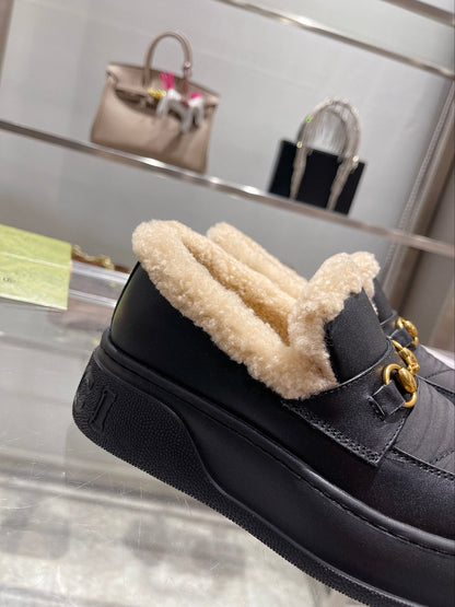 Sheepskin one-piece shallow snow boots