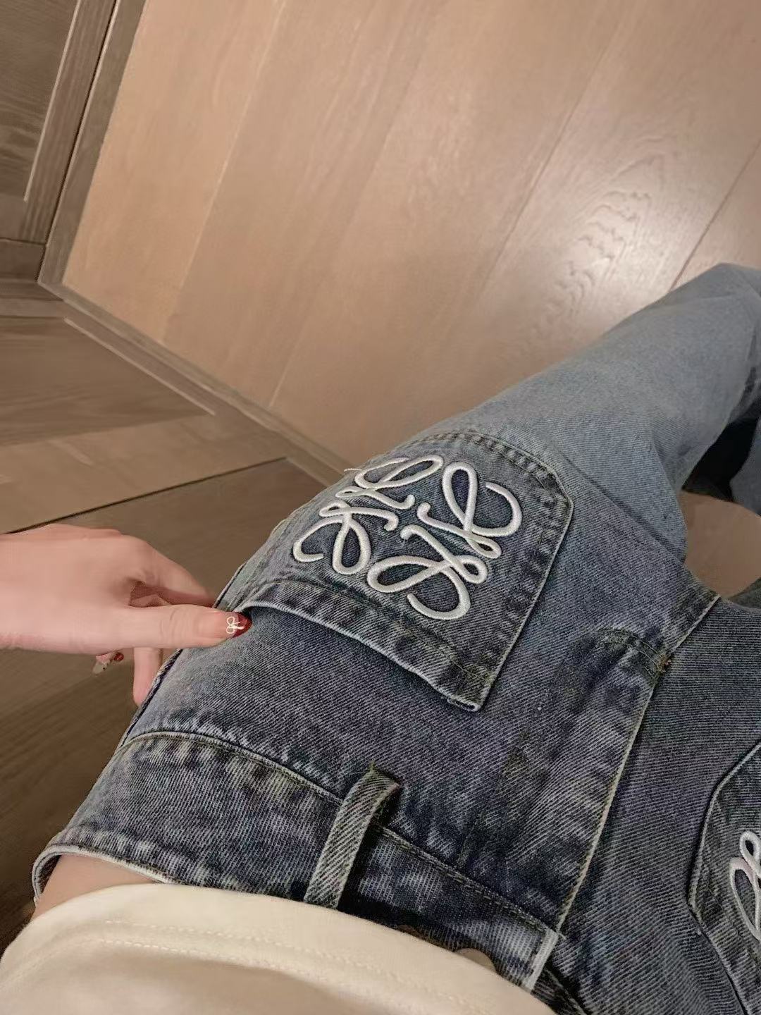 pocket embroidered logo jeans