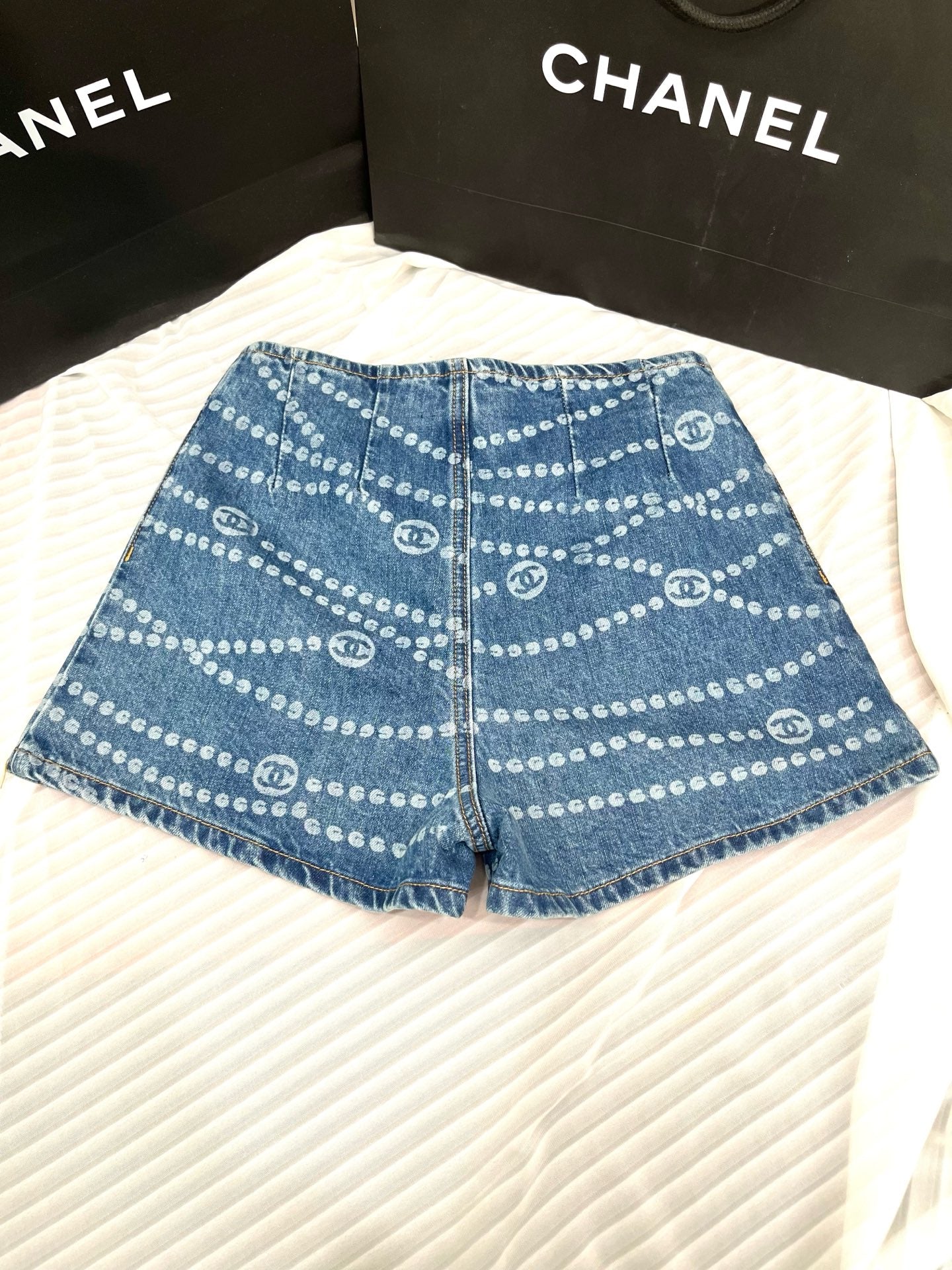 Fengbodian laser burnt denim shorts