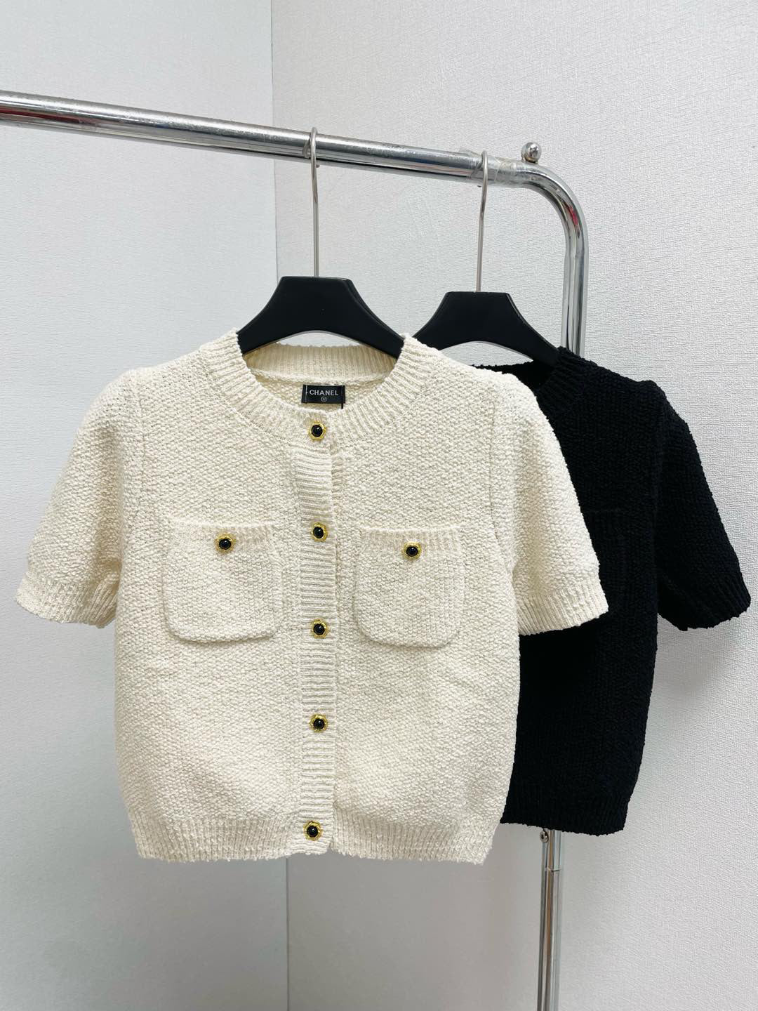 Cream puff cardigan T-shirt