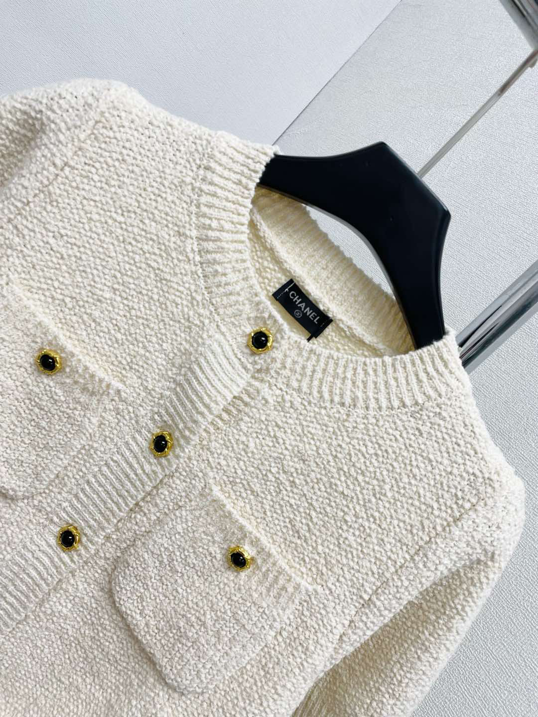 Cream puff cardigan T-shirt