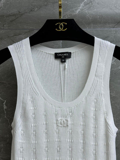 double c knitted vest