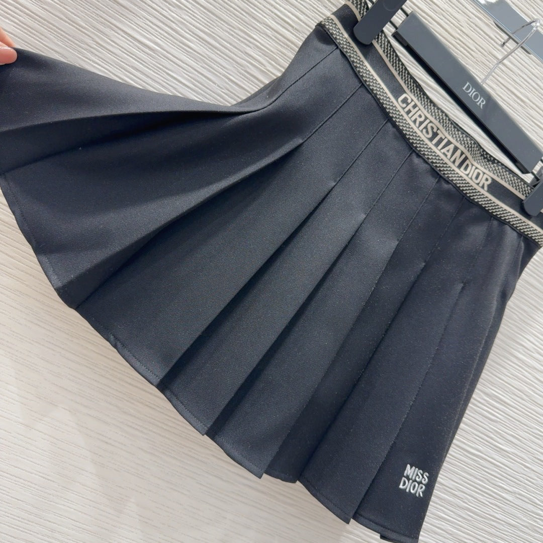 pleated mini skirt