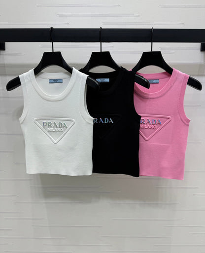 Inverted triangle logo knitted vest