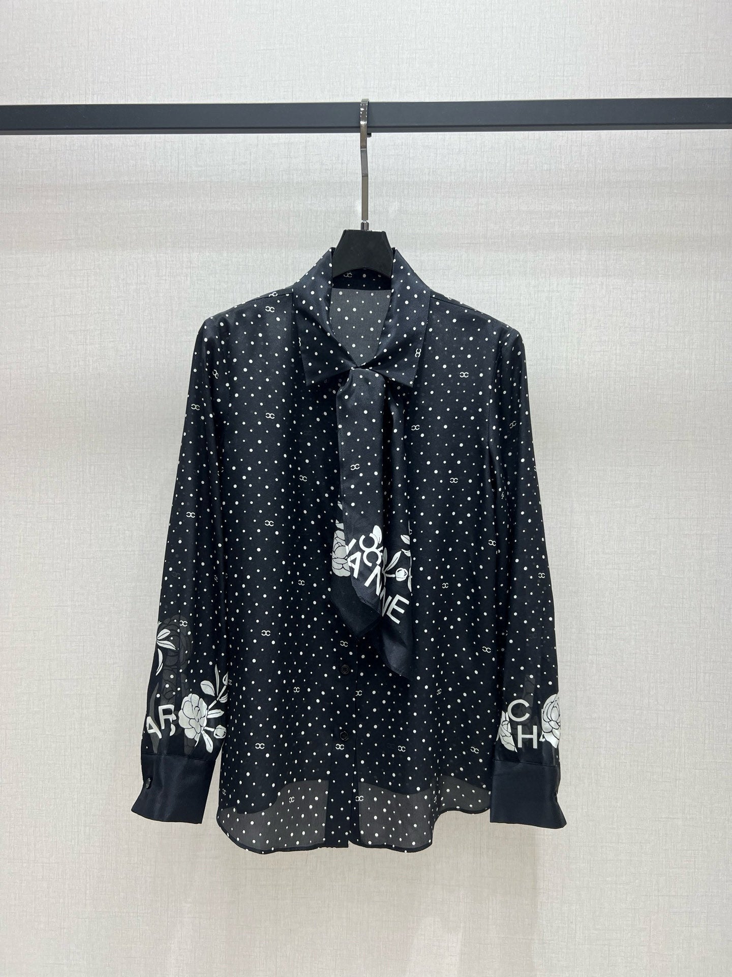 Silk ribbon digital positioning printed silk shirt