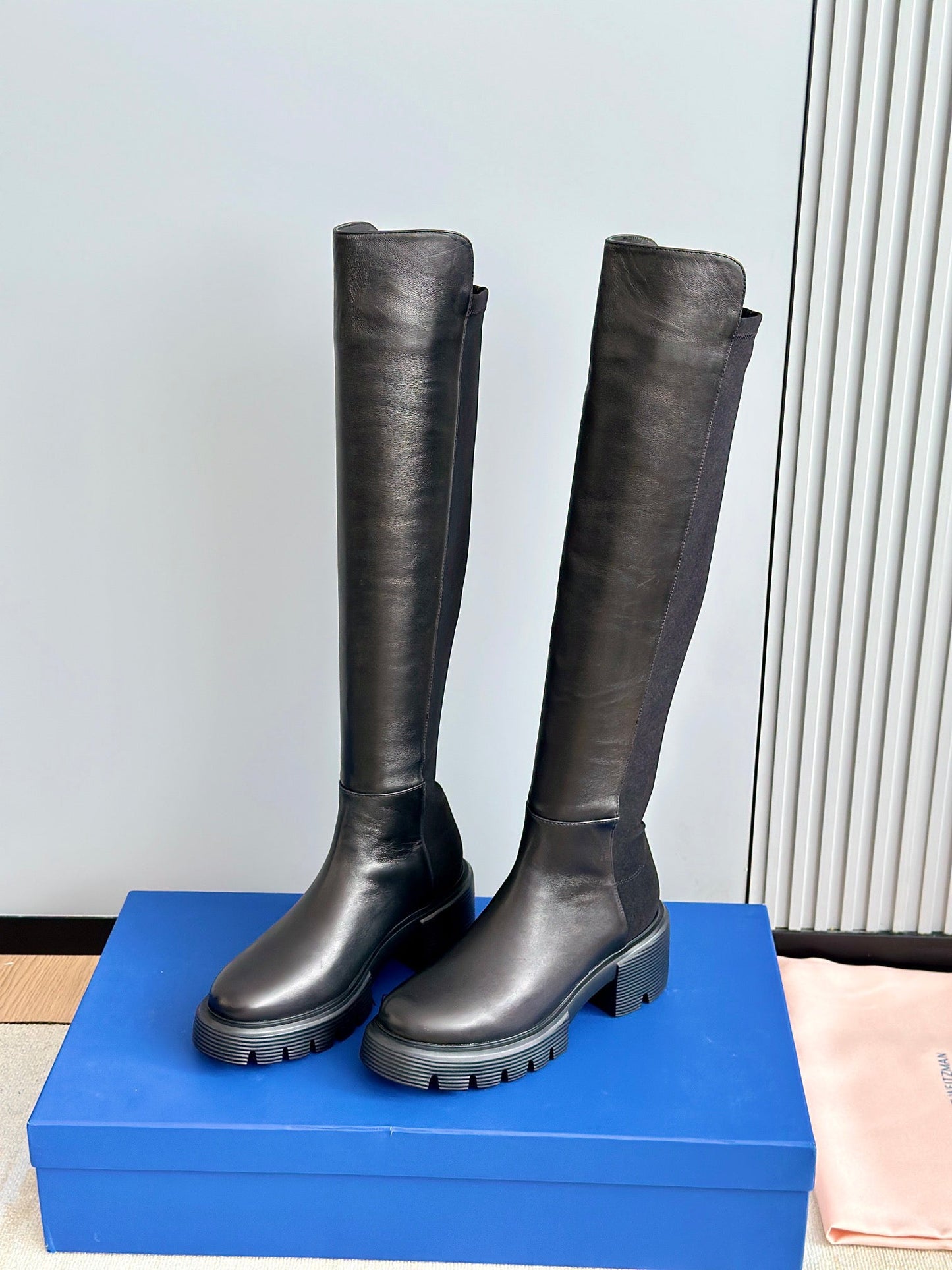 The latest thick-soled over-the-knee boots