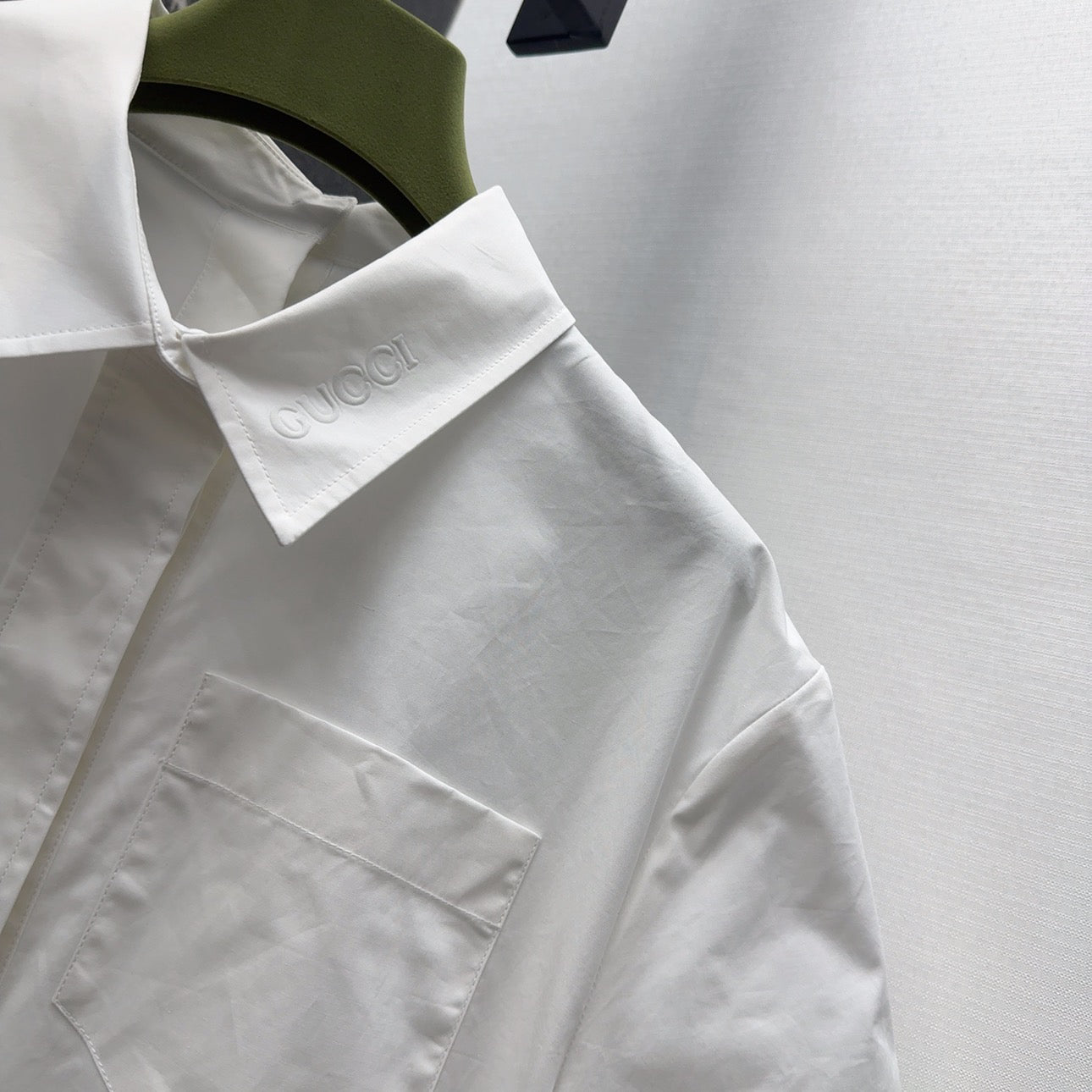 Spring and summer new product positioning letter logo pure white lapel shirt