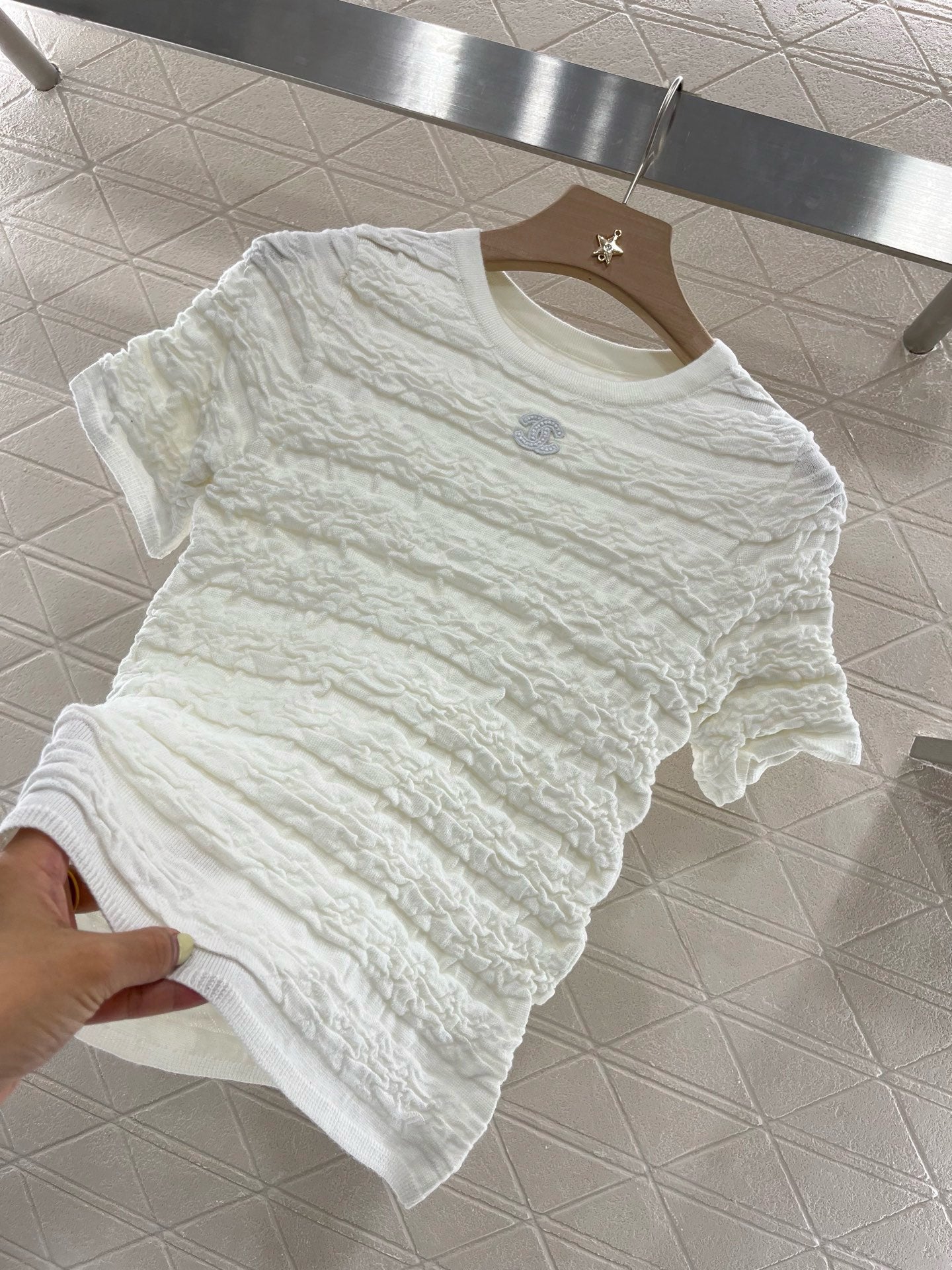 Embroidered Bubble Textured Knit Short Sleeve