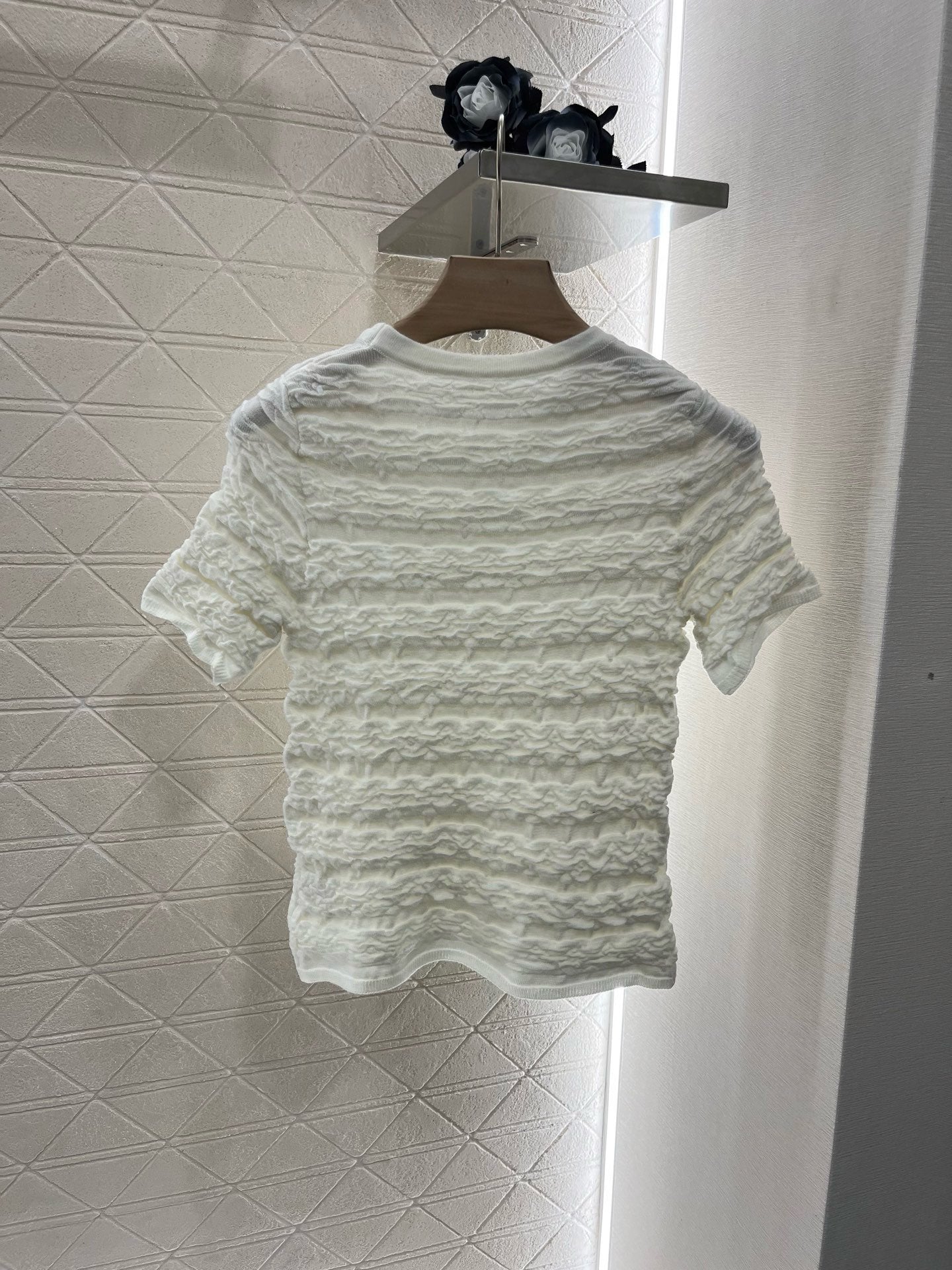 Embroidered Bubble Textured Knit Short Sleeve