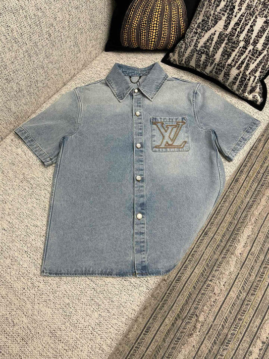 Short-sleeved denim shirt