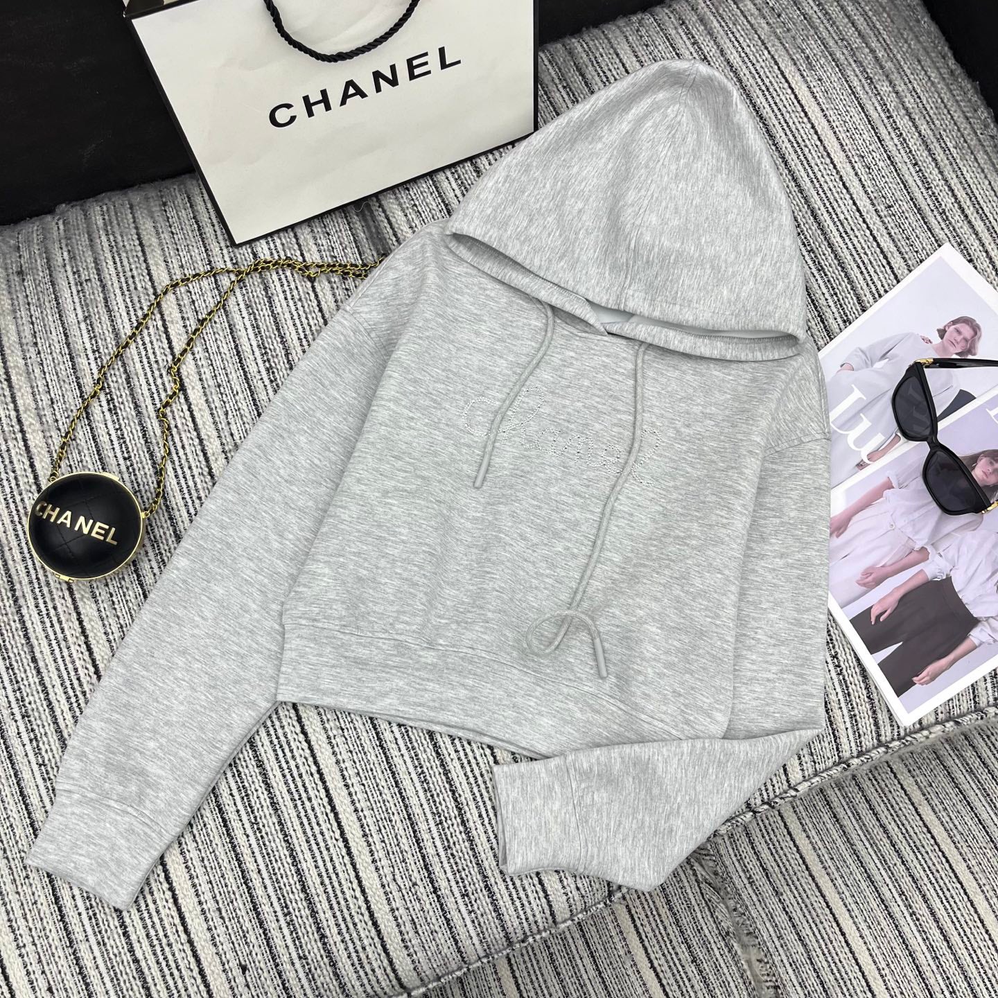 New style letter hot diamond hooded short sweatshirt + skirt suit