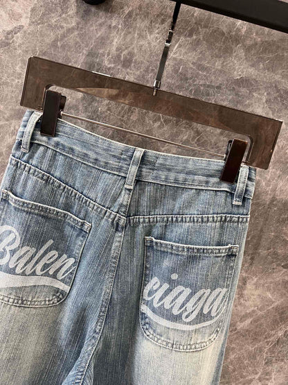 Back pocket lettering cargo scimitar jeans