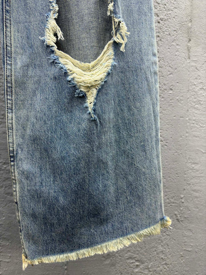 Big hole damaged jeans