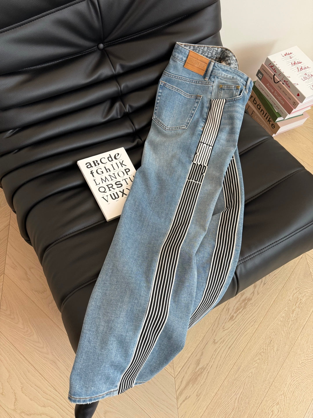 Straight-leg jeans with webbing panels on the sides