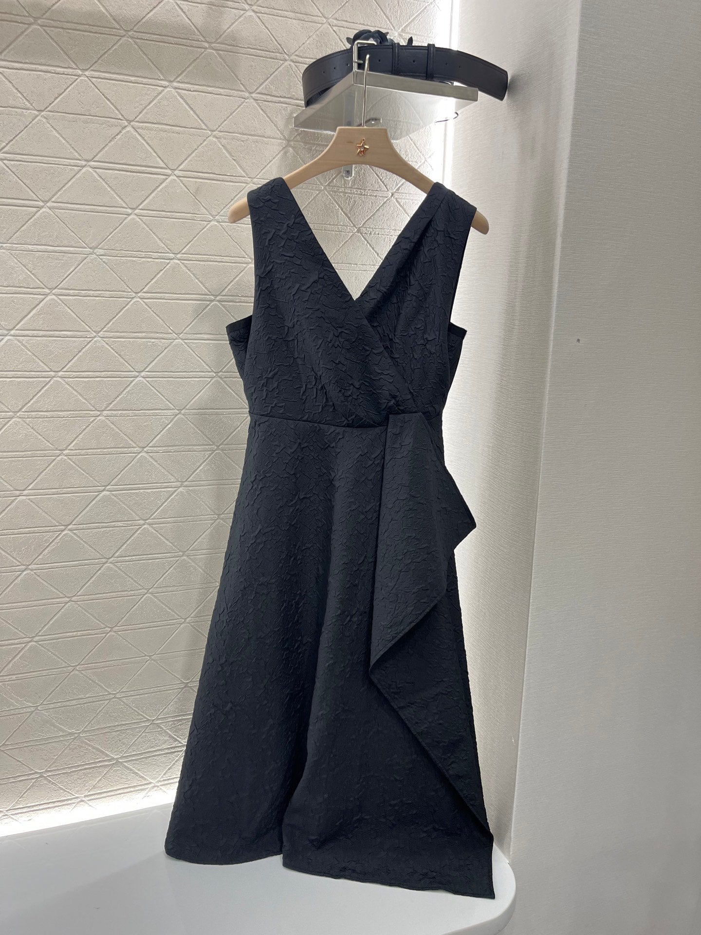 Crossover belt irregular dress