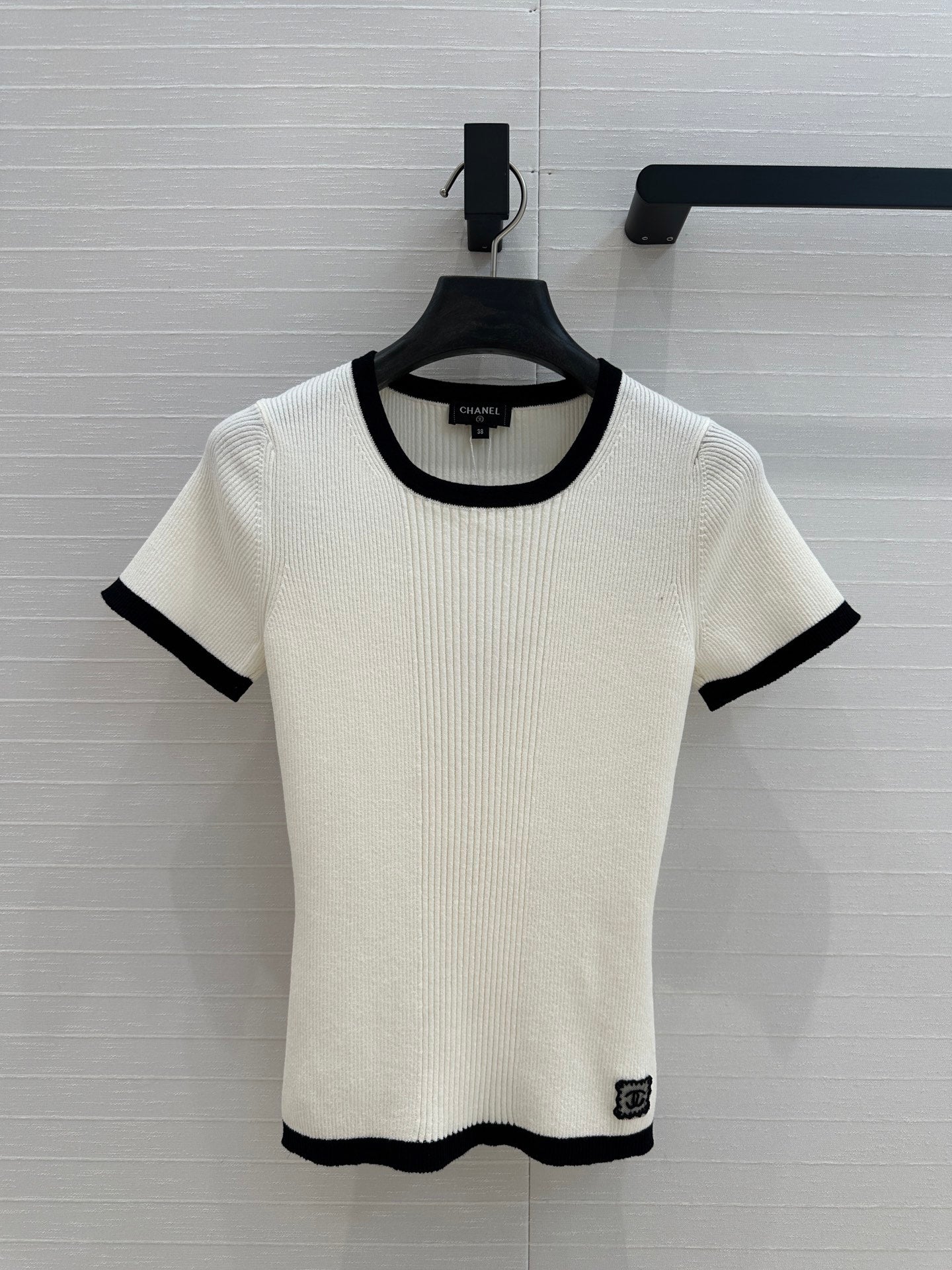 Colorblocked Side Slim Knit Top