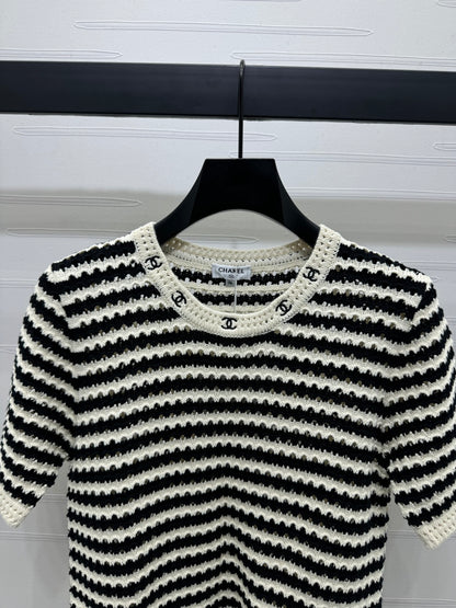 Striped knit short sleeves