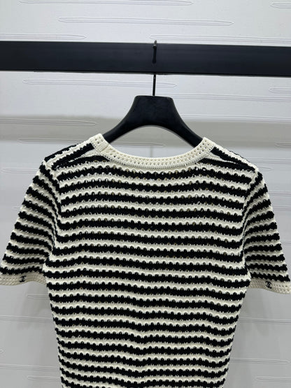 Striped knit short sleeves