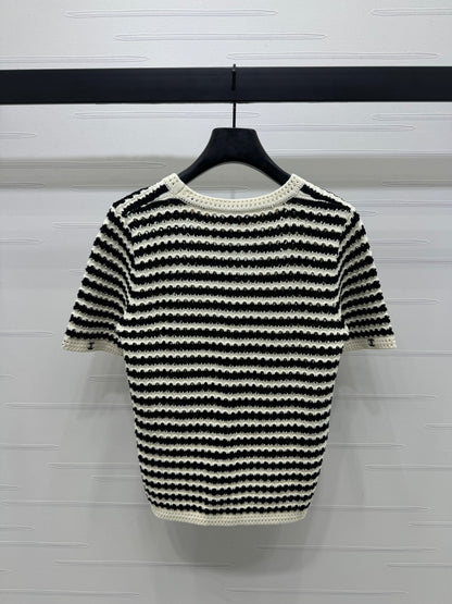 Striped knit short sleeves