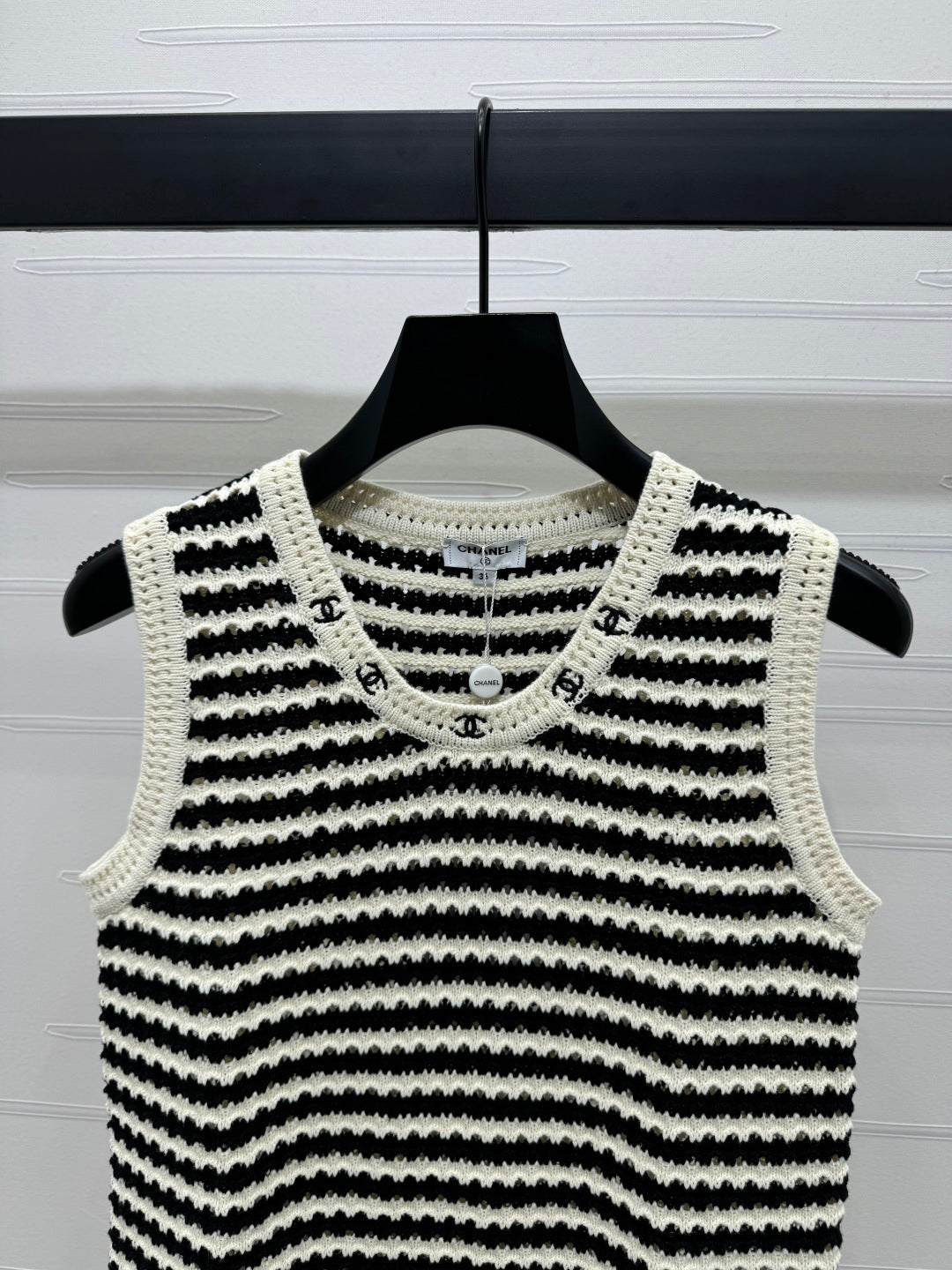 Striped knitted vest