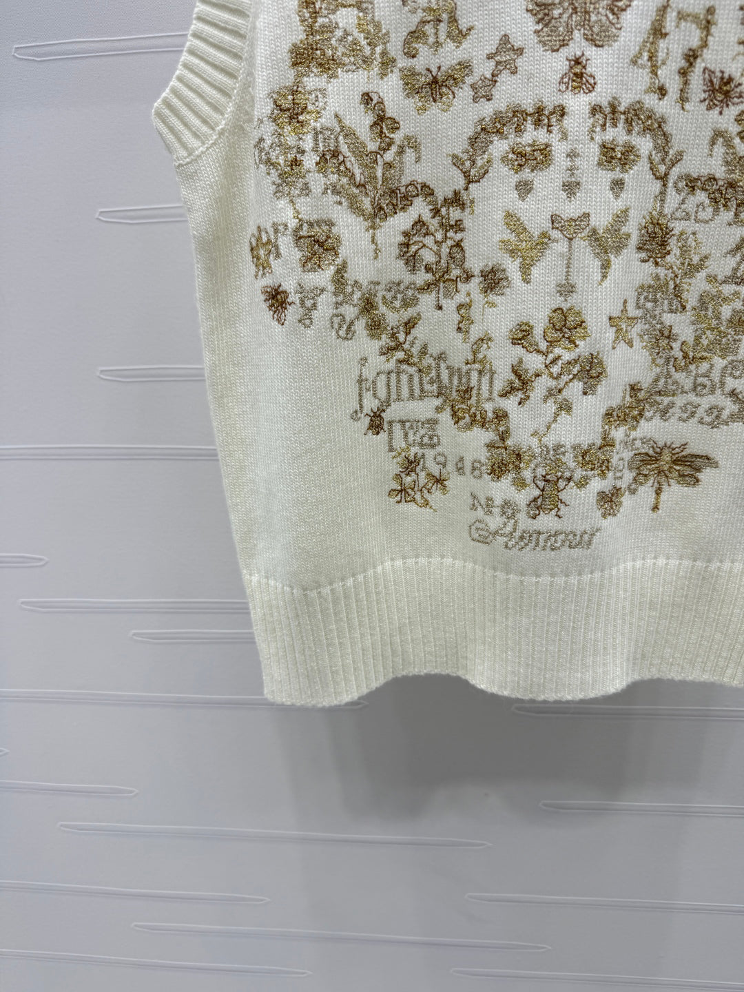 Round Neck Embroidered Flower and Butterfly Knitted Vest