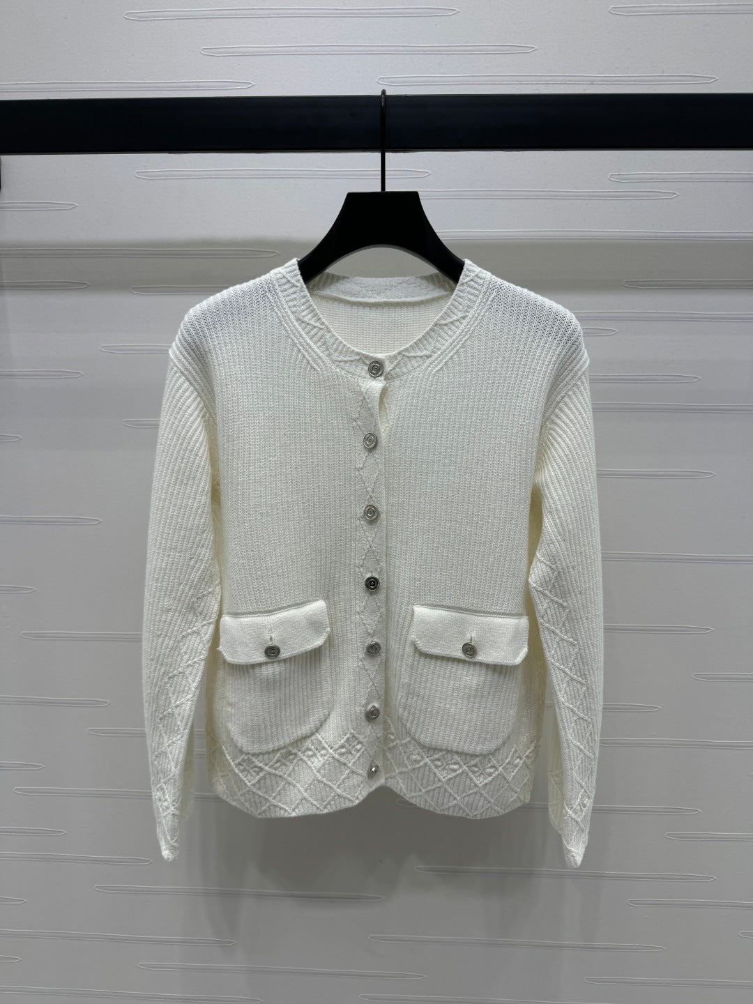 Crew neck knitted cardigan