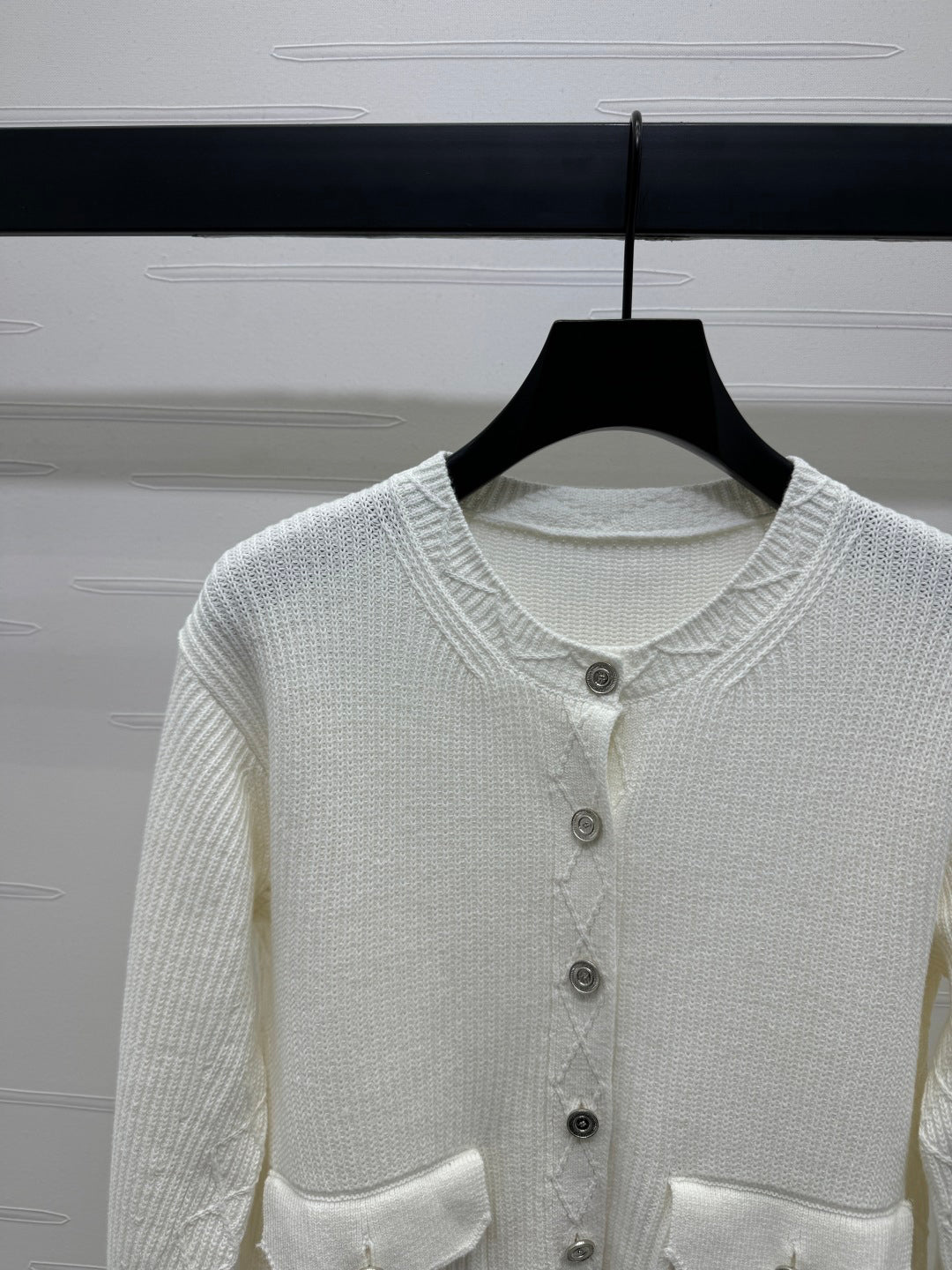 Crew neck knitted cardigan